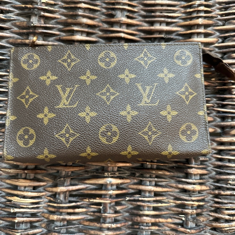 Louis Vuitton Clutch